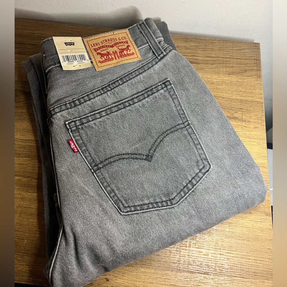 NWT Levi’s Low Pro Straight Jeans